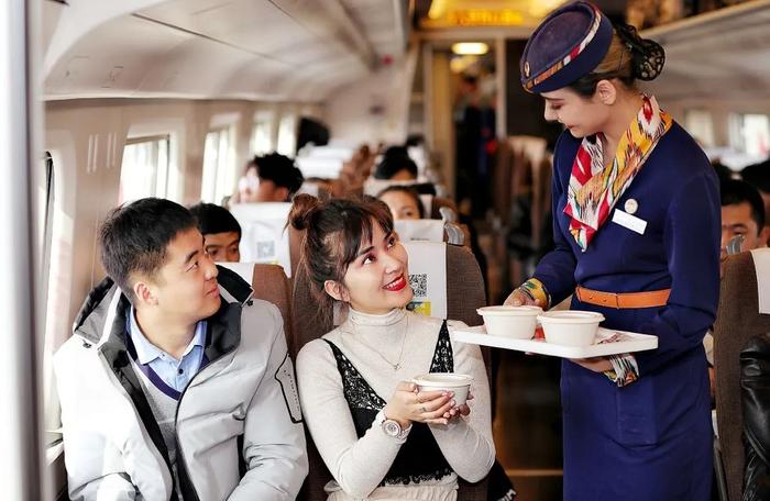 新疆铁路推出2023年&ldquo;坐着火车游新疆&rdquo;旅游专列产品 助推新疆旅游业提档升级